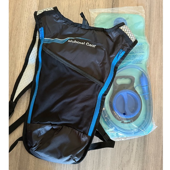 MUBASEL Gear-Camel Pack (NWOT) - Picture 10 of 13